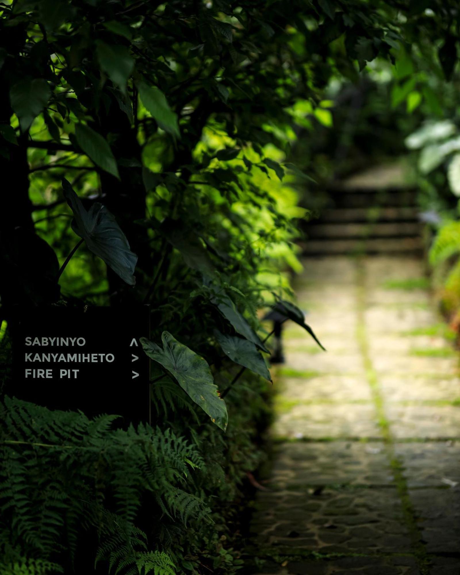 Vila Sambora Kinigi Exteriér fotografie